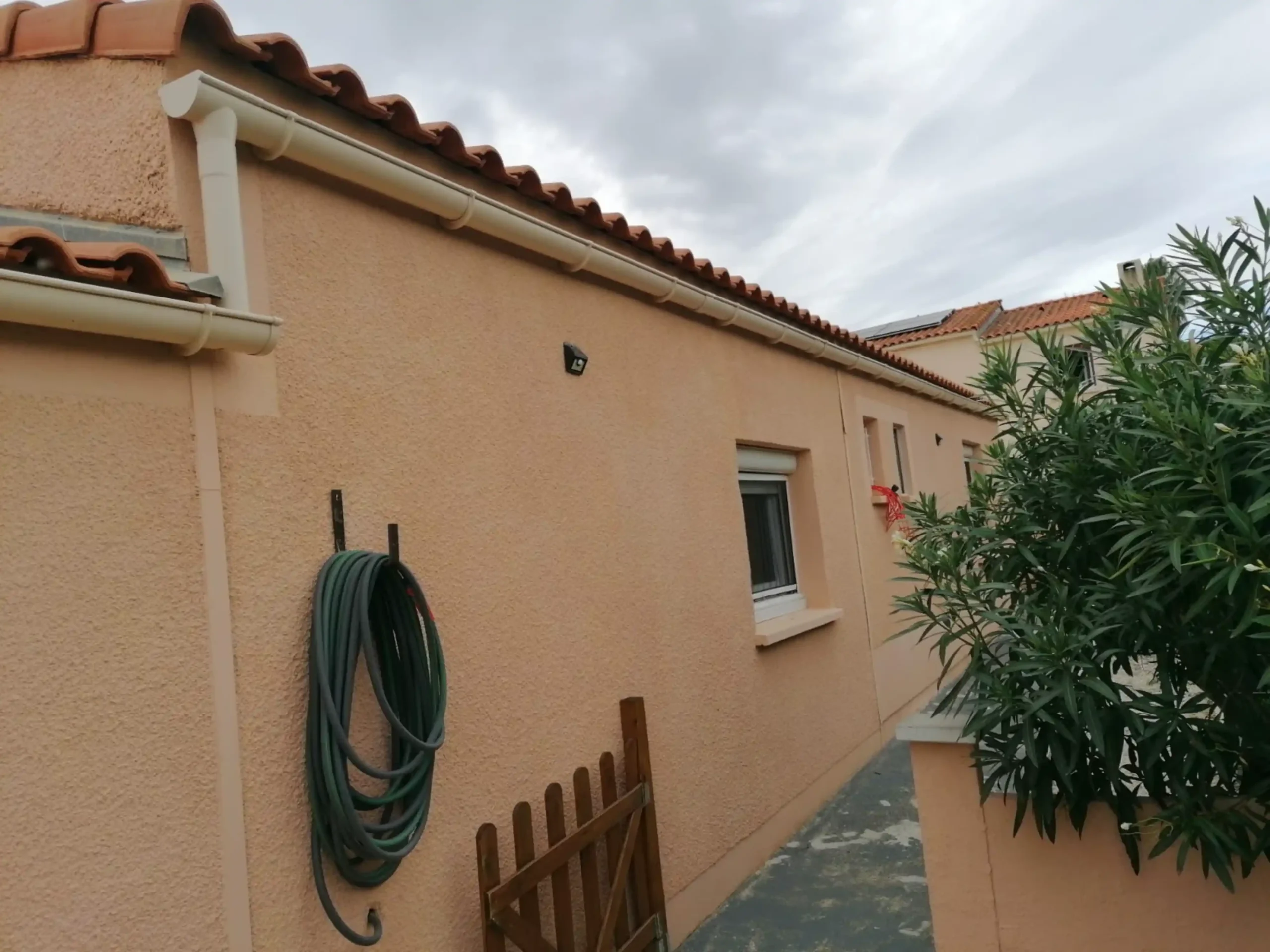 installation-gouttiere-pvc
