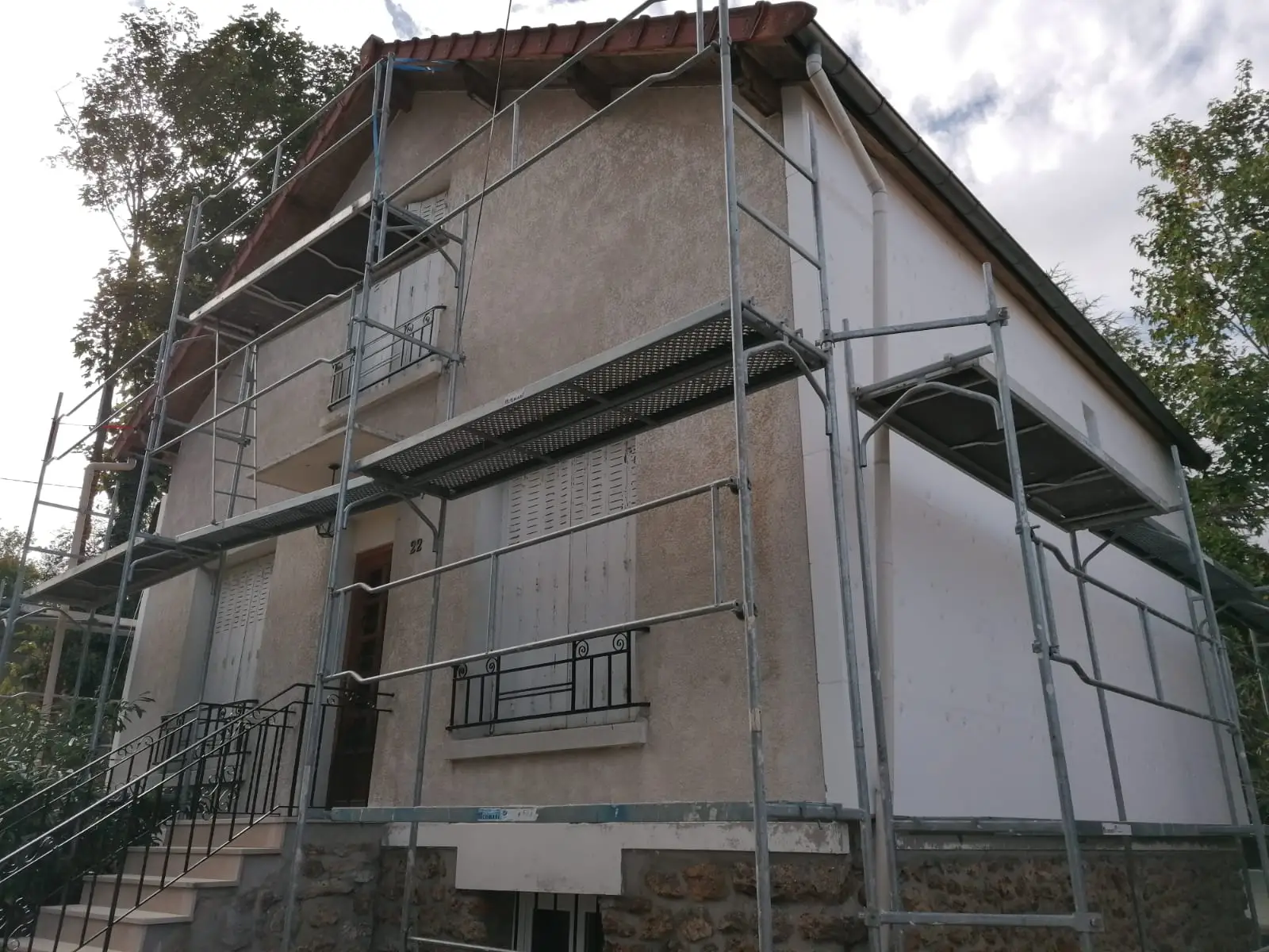travaux-de-renovation-peinture-exterieure